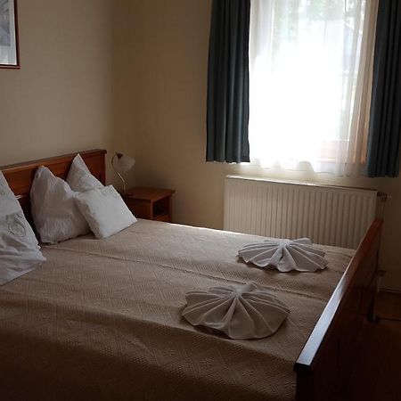 Laetitia Panzio Bed & Breakfast Kaposvar Ngoại thất bức ảnh