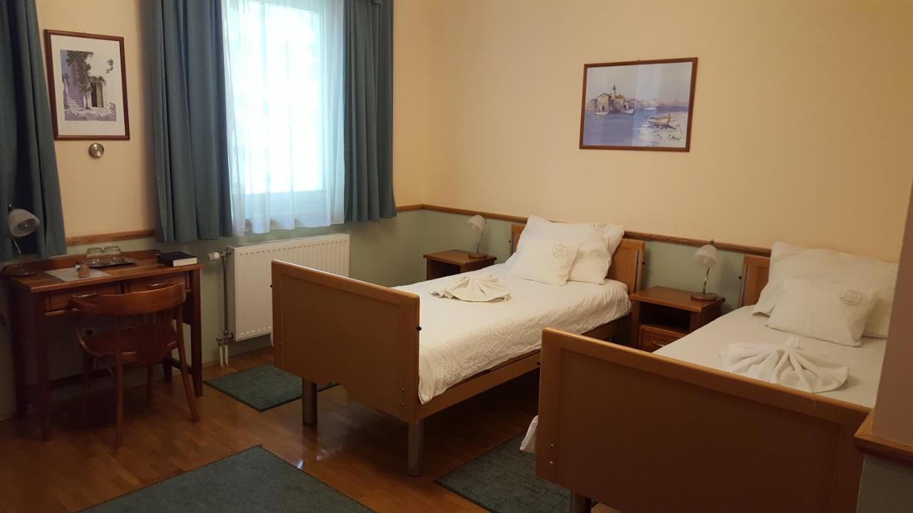 Laetitia Panzio Bed & Breakfast Kaposvar Ngoại thất bức ảnh