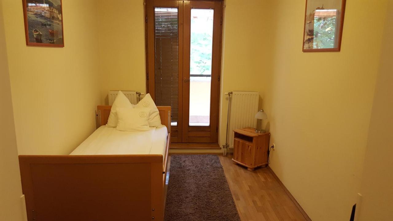 Laetitia Panzio Bed & Breakfast Kaposvar Ngoại thất bức ảnh