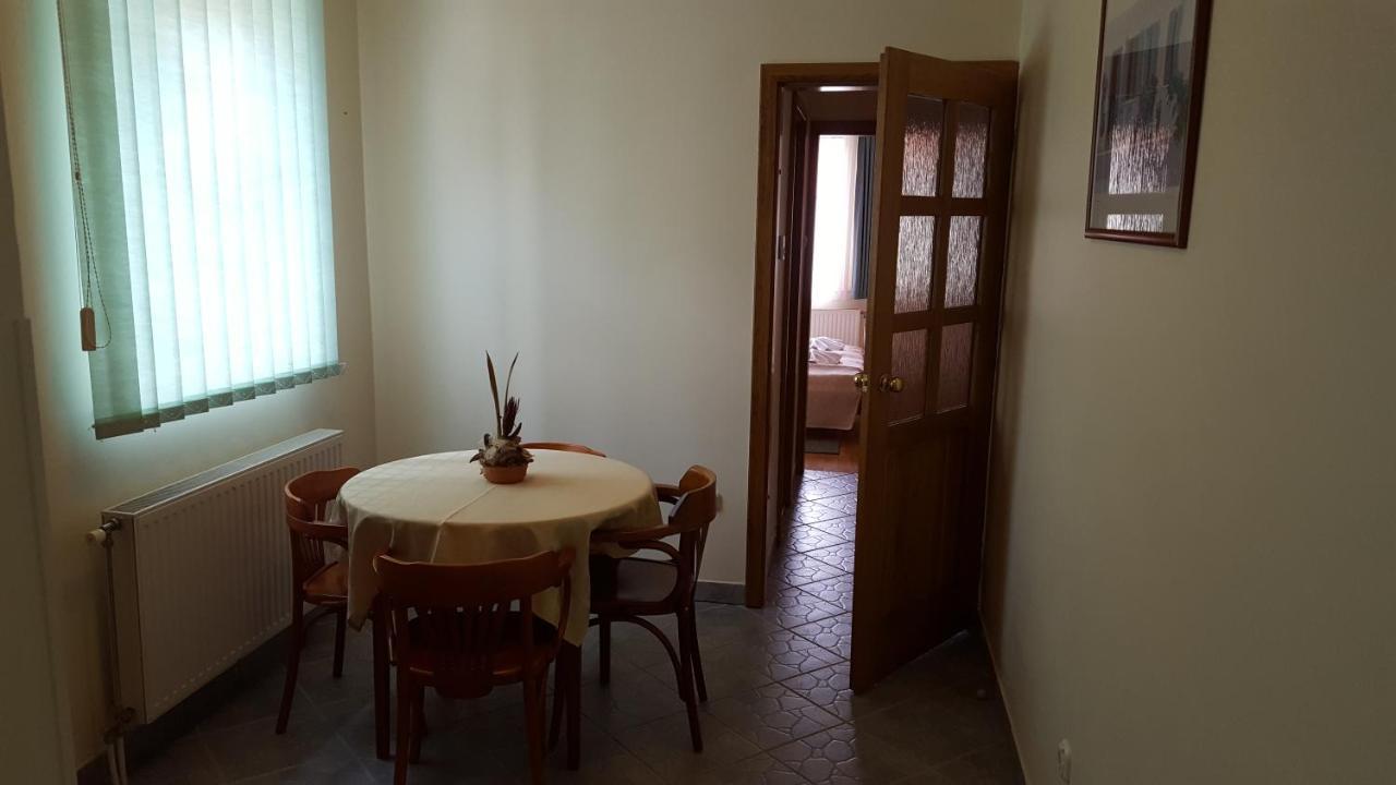Laetitia Panzio Bed & Breakfast Kaposvar Ngoại thất bức ảnh