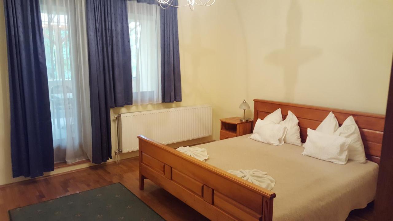 Laetitia Panzio Bed & Breakfast Kaposvar Ngoại thất bức ảnh