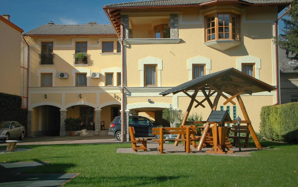 Laetitia Panzio Bed & Breakfast Kaposvar Ngoại thất bức ảnh